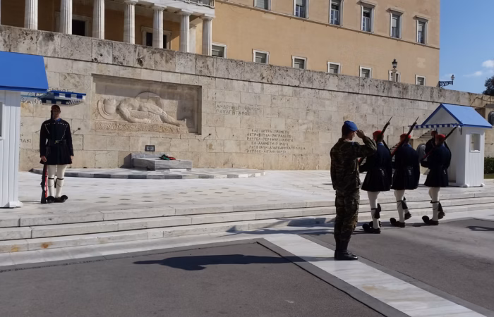 Wachwechsel vor dem Parlament